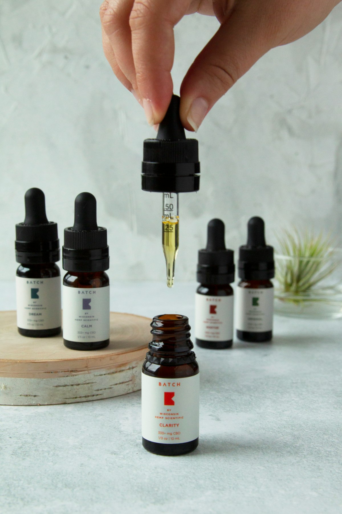 Vollspektrum, Breitspektrum oder Isolat: Welches CBD ist das richtige?